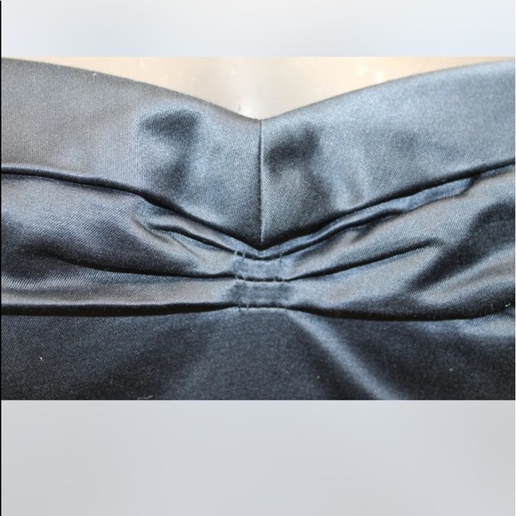 BCBG Max Azria strapless Cocktail Dress Size 0 Dark Blue Petal Skirt - Picture 13 of 13